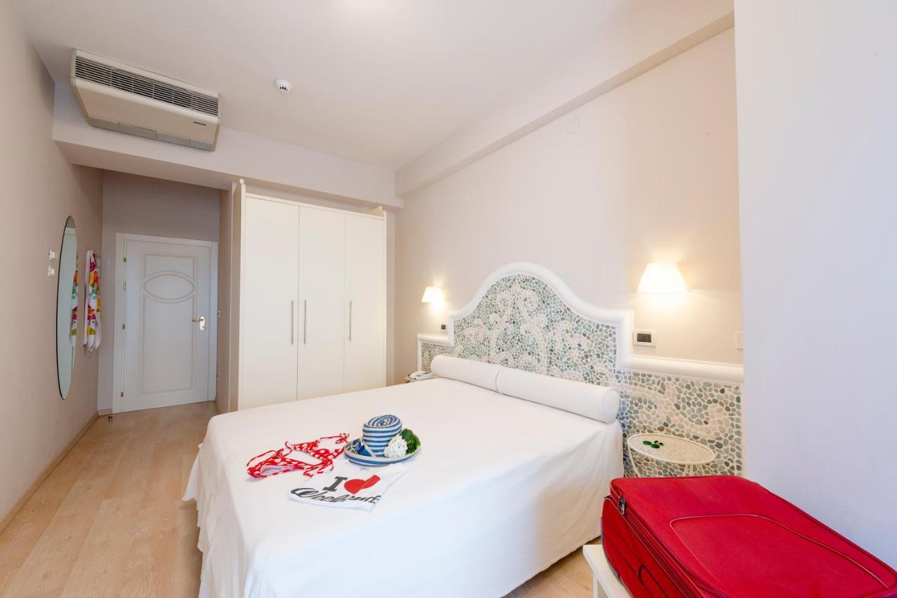 Hotel Dino ซัน เบเนเดตโต เดล ตรอนโต ภายนอก รูปภาพ
